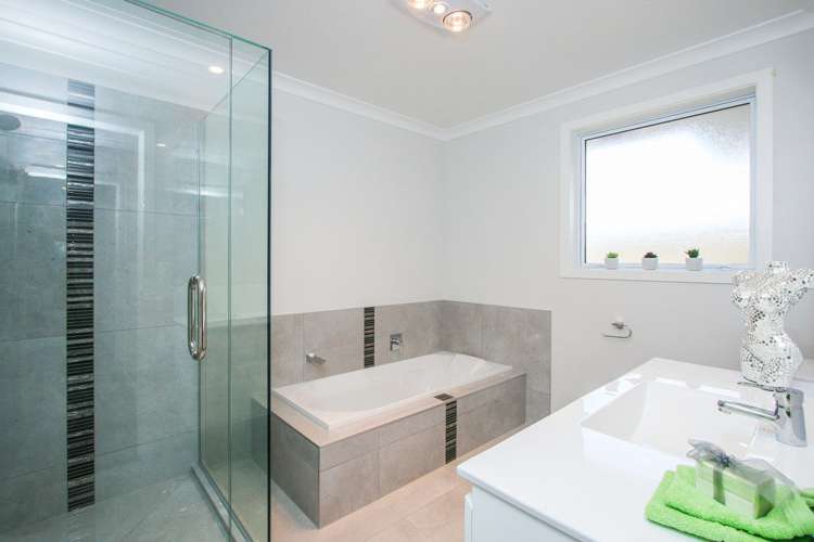 18 Regis Park Drive Pukekohe_11