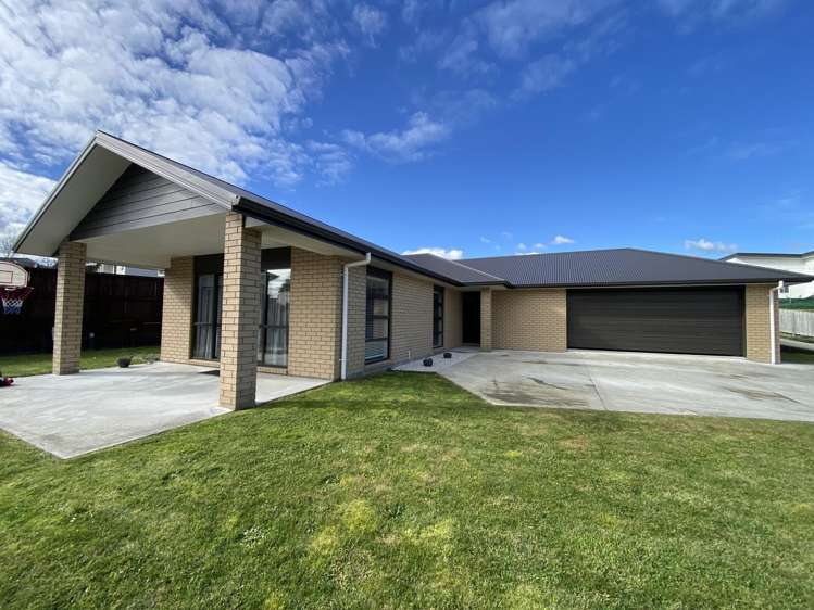 16 Andrew Hilton Close_1