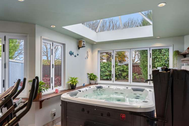 74 Regency Crescent Redwood_7