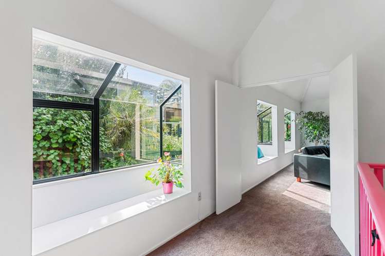 2/7 Almadale Place Hillcrest_12