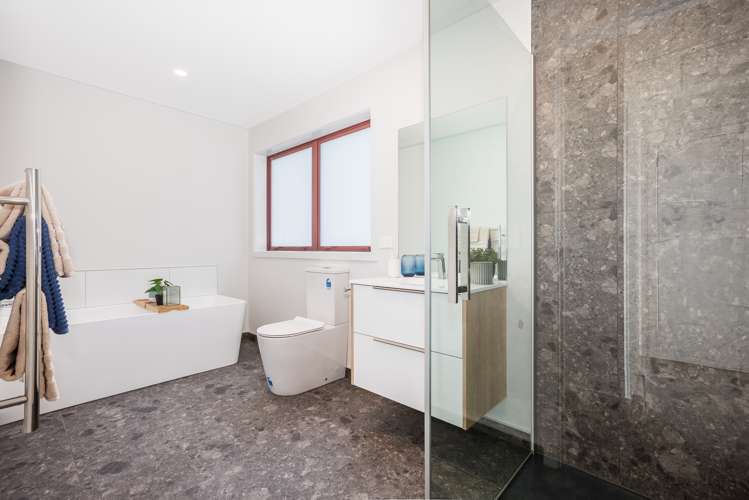 24 Lemonwood Way Woodridge_19