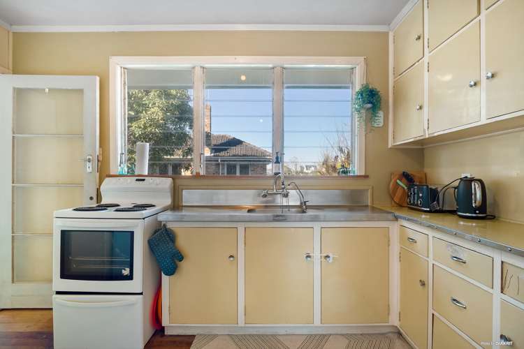 8 Kelvin Place Hamilton East_5