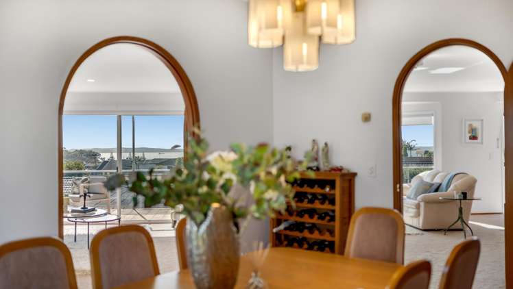 4 Dorrington Place Eastern Beach_11
