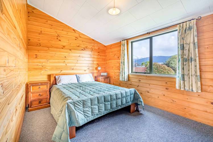 5 Speight Street Te Anau_14