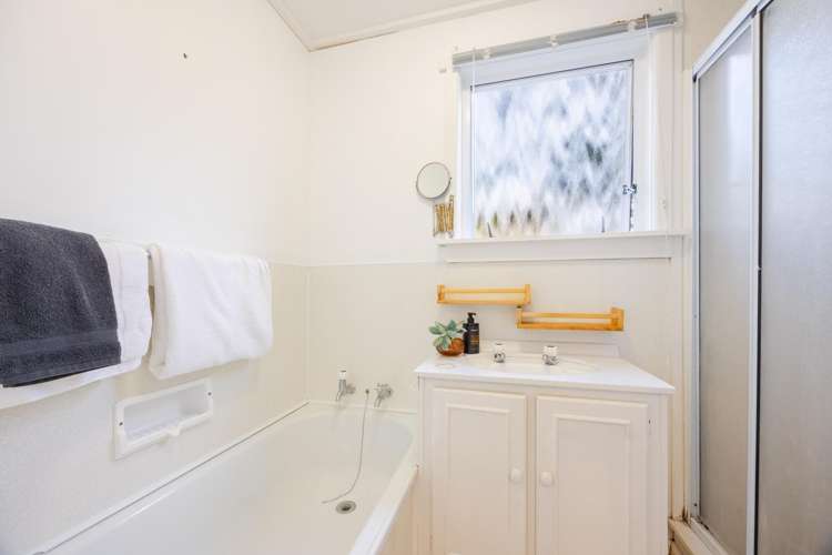 8 Crichton Place Taradale_11