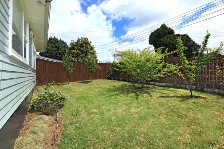 112 Cobham Crescent Kelston_16