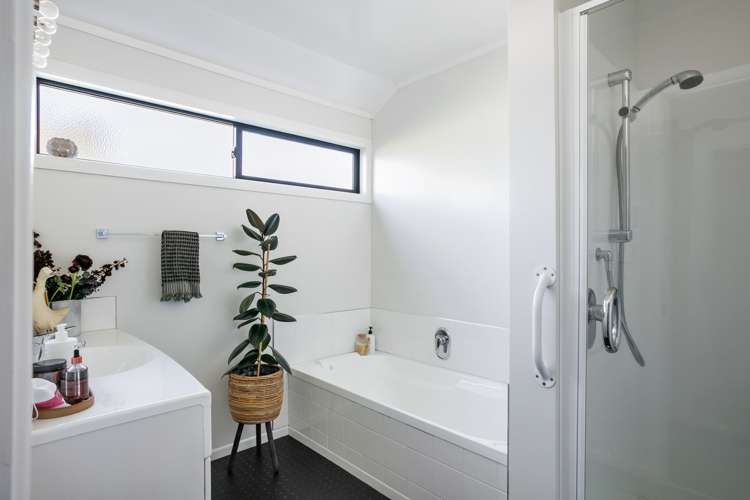 114 Potae Avenue Lytton West_12