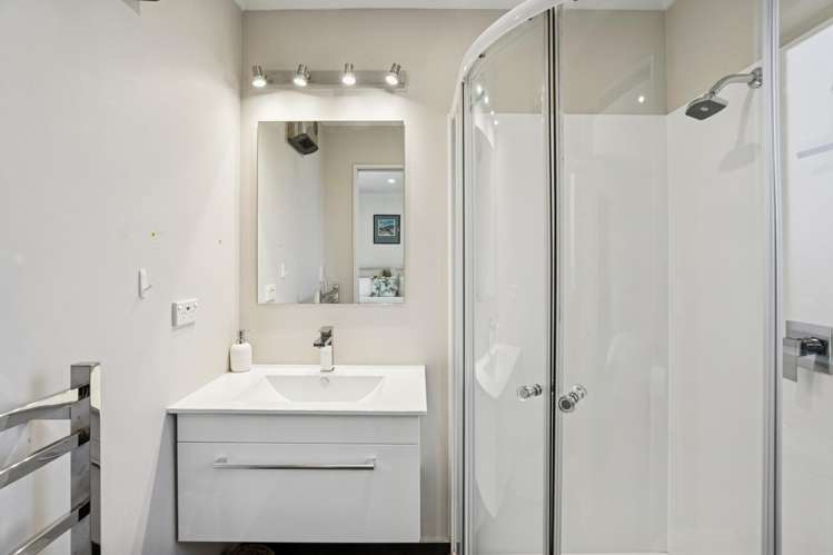 85 Lagoon Avenue Albert Town_17