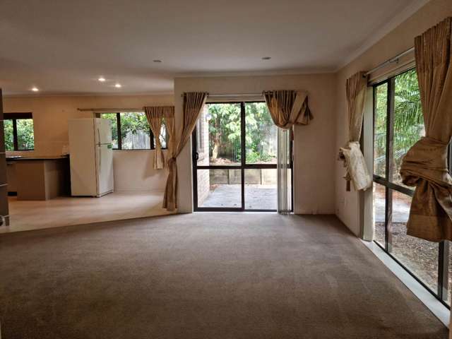 41 Baverstock Road Flat Bush_4