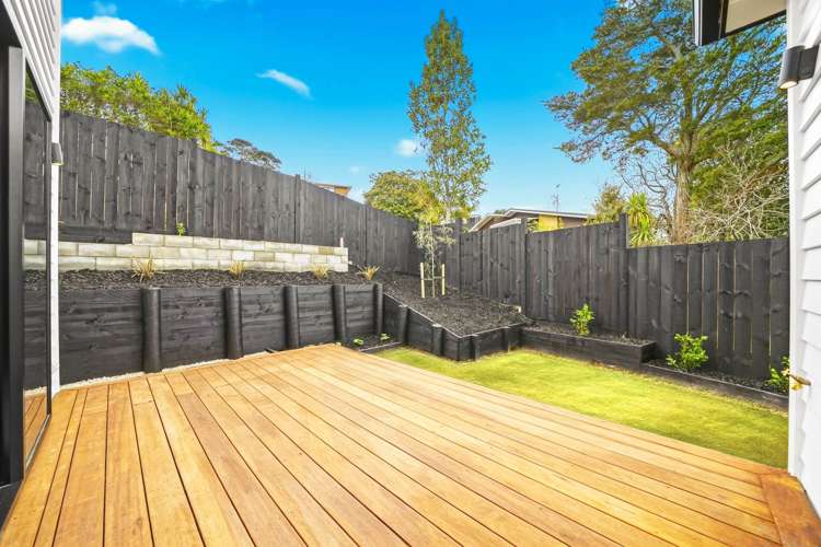 Lot 1-3/27 Greenvalley Rise Glenfield_23