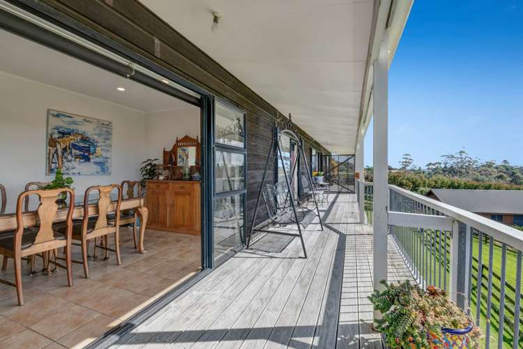 20 Roberts Road Matakatia Bay_15