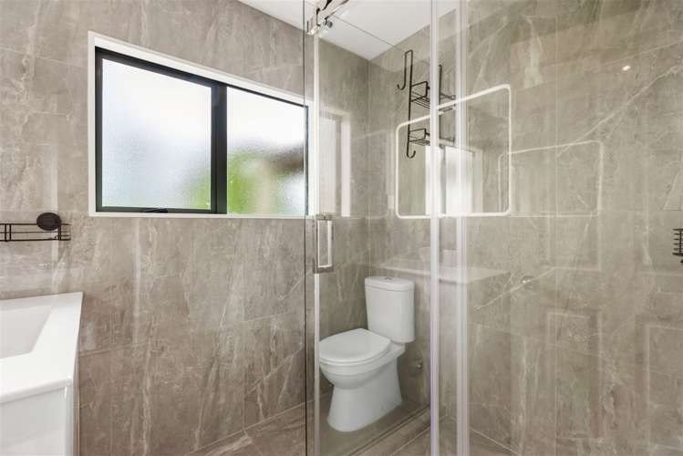 22 Gordon Stanley Drive Massey_11