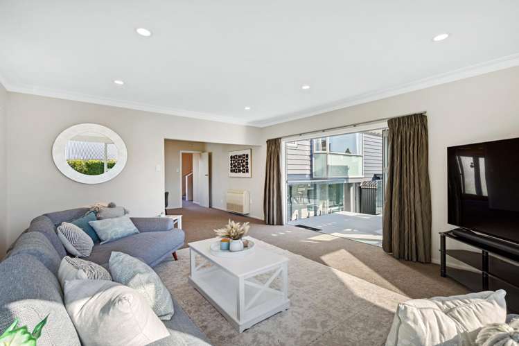 24 Holyoake Crescent Avalon_5