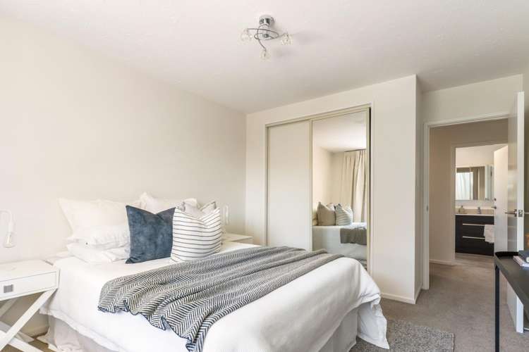 2/3 Cottesmore Close Burnside_14