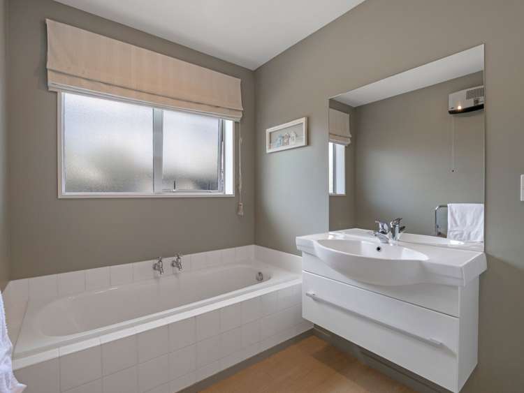280 Southfield Drive Lincoln_21