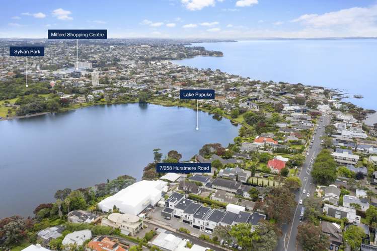 7/258 Hurstmere Road Takapuna_13