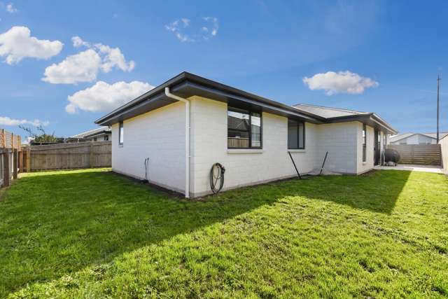 Contemporary Comfort in the Heart of Berryfields