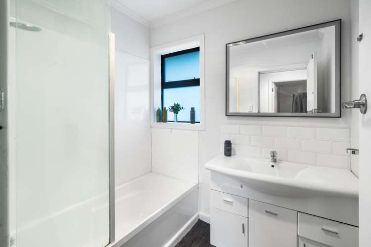 13 Ontario Place Wainoni_12