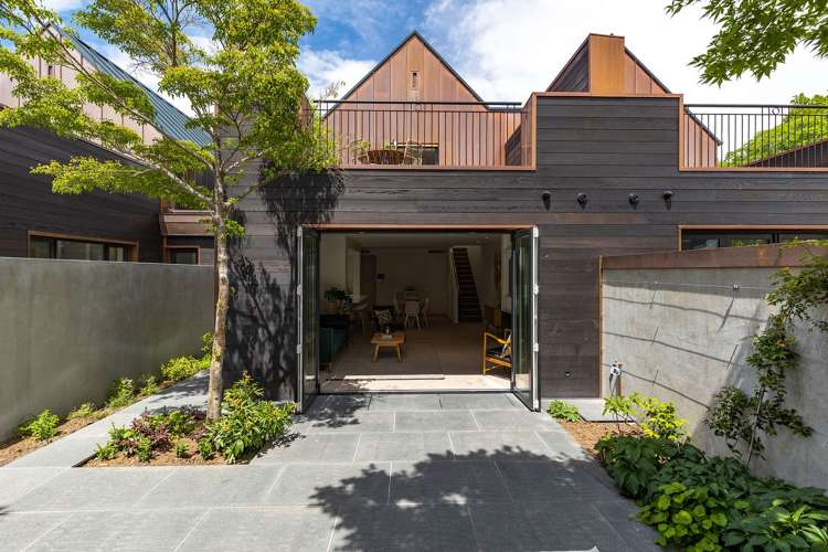 93 Holly Road_0