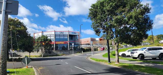 Modern office, signage exposure and parking!