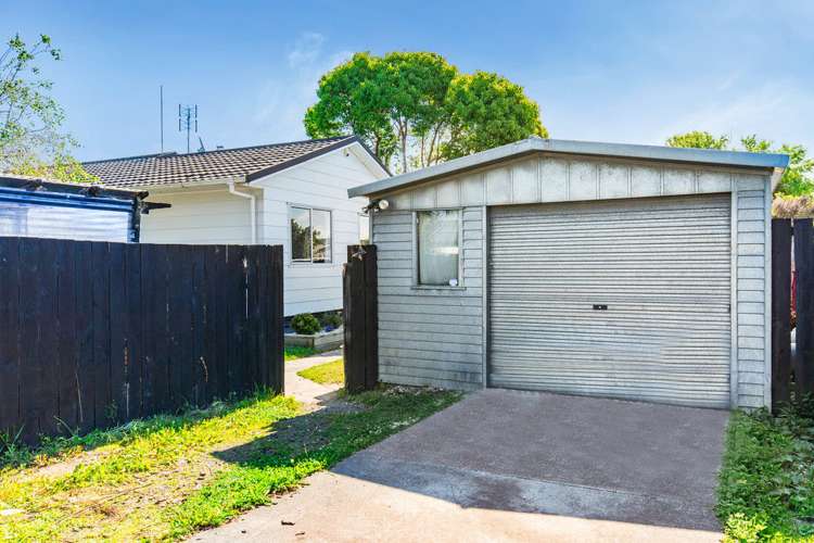 2/161 Bruce Mclaren Road Henderson_14