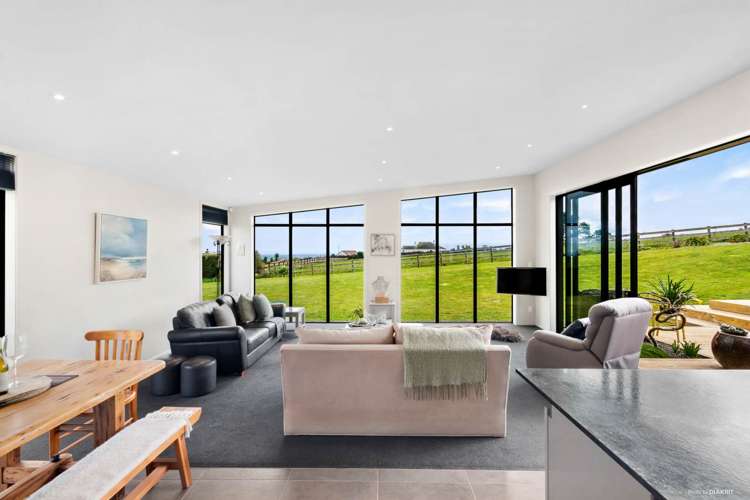 4 Lawrence Carter Drive Bombay_10