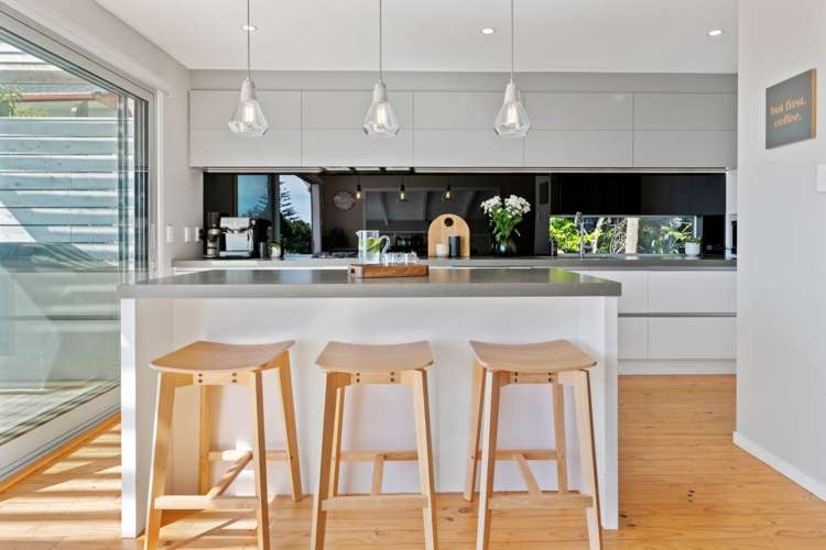 681 East Coast Road Browns Bay_7