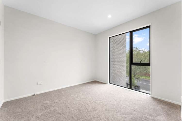 6 Riverpark Crescent Henderson_5