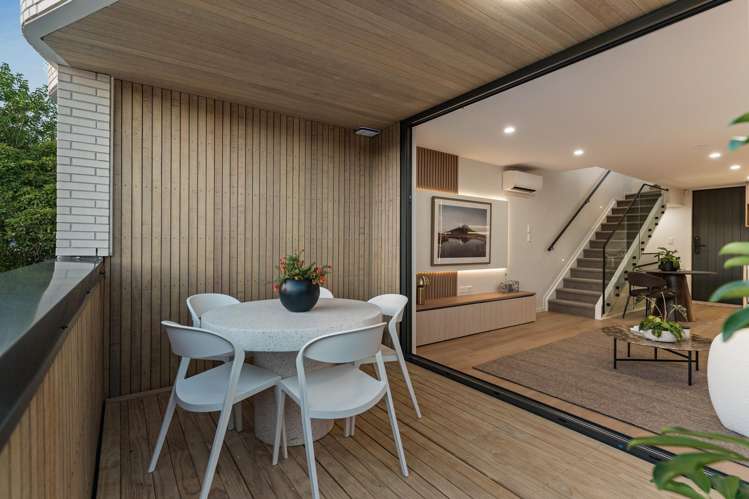 2/49 Stredwick Drive Torbay_1