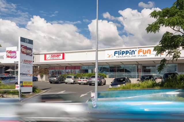 Retail for Lease &ndash; Strategic Westgate Location