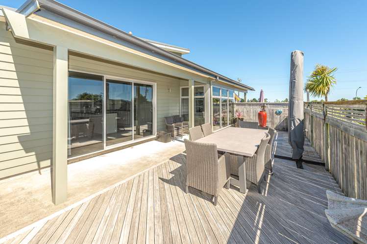 4 Lithgow Drive Otamatea_17