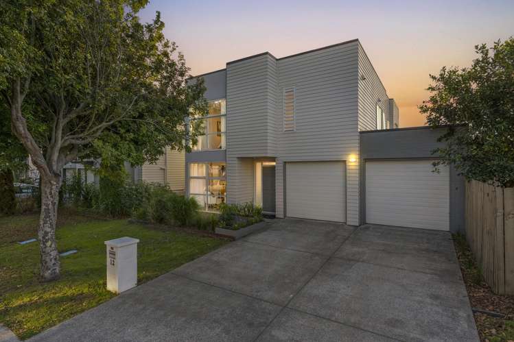 12 Phar Lap Crescent_0
