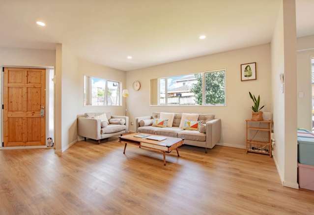 4 Riverglade Parkway Te Atatu South_2