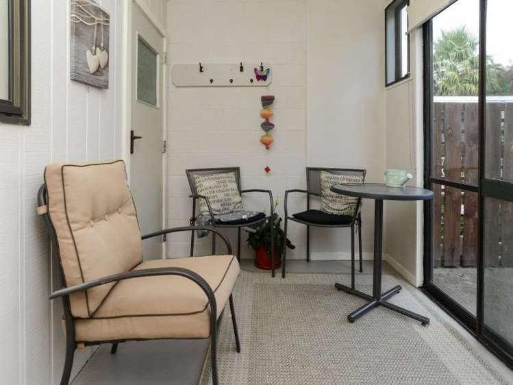 2/801 Alexandra Street Parkvale_11