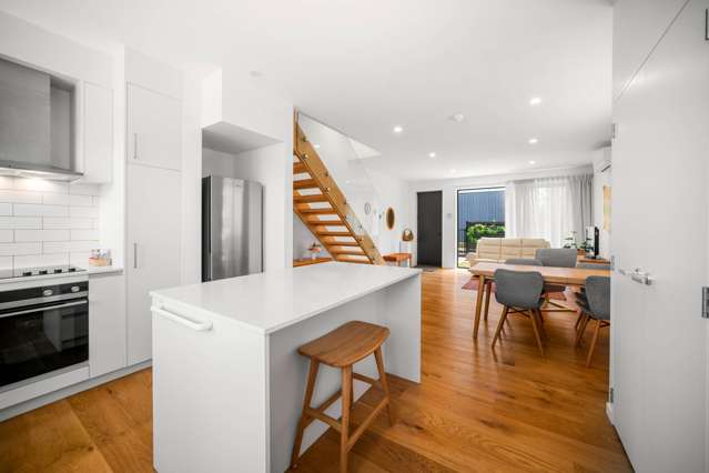 Near-New Townhouse in Milford