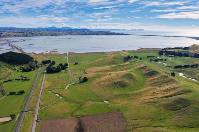 Corner Marfells Beach and Clifford Roads Lake Grassmere_1
