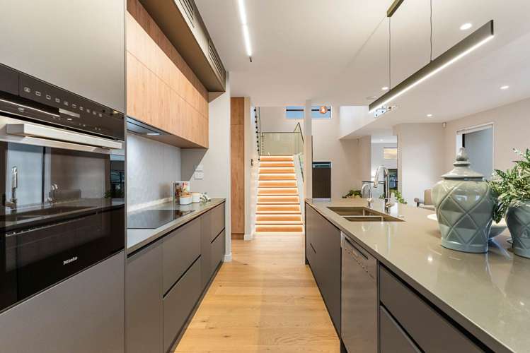 1 Headsail Drive Long Bay_8