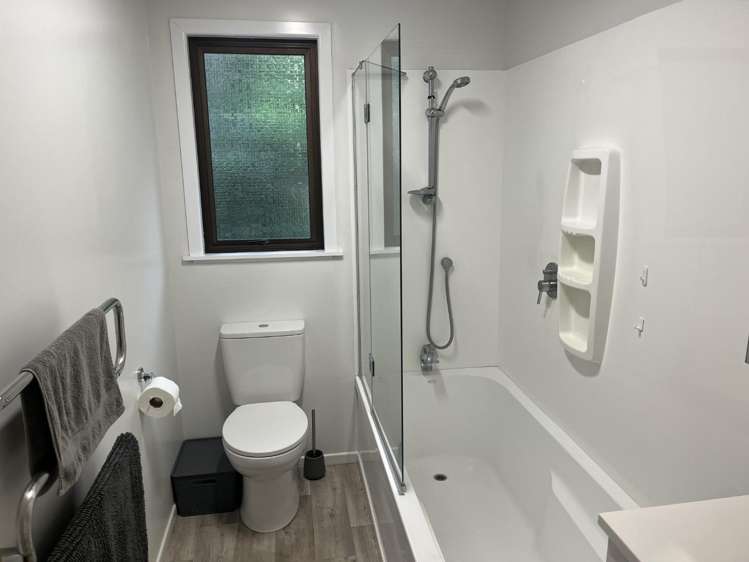 5 Sussex Place 11601_7