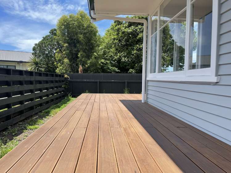 702A Dennett Street 10487_1