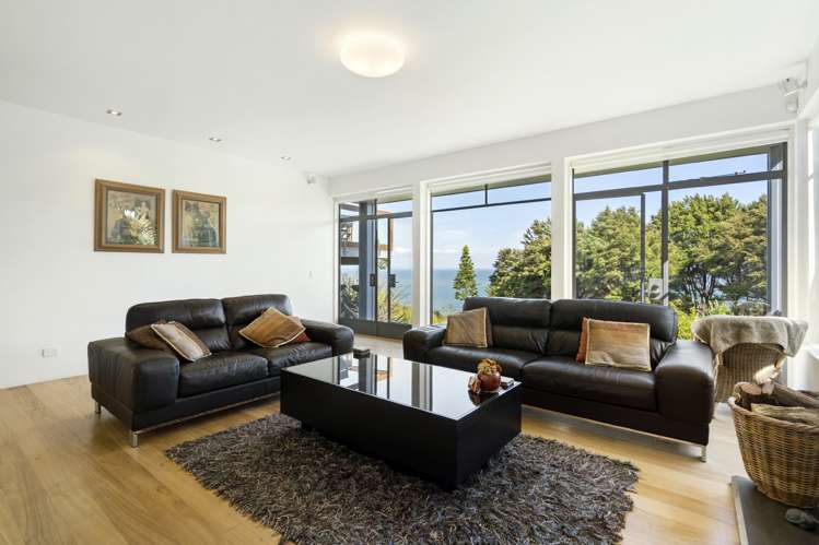 8 Herrings Cove Place Titirangi_10