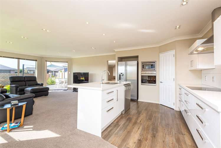 2 Shearwater Drive Woolston_13