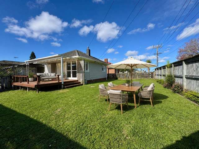 Two Bedroom Home In The Heart Of Onehunga