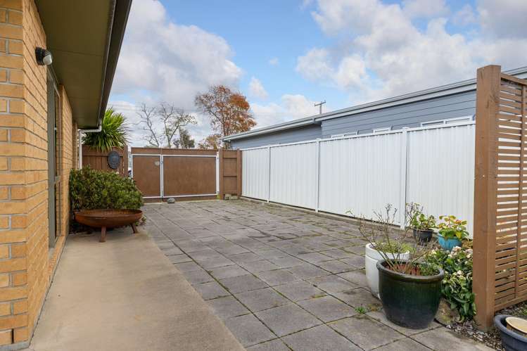 108 Solway Crescent Solway_16