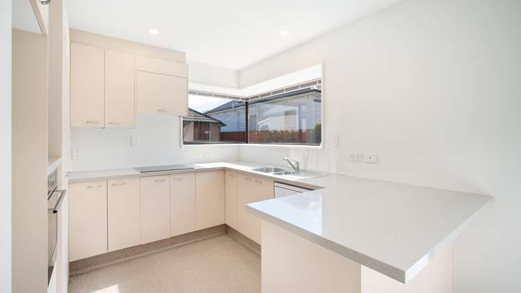2/88 Colombo Street Beckenham_5