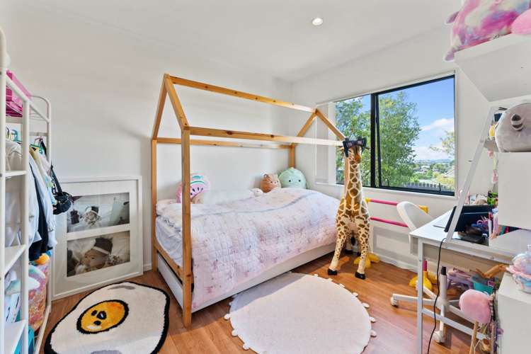 2/84 Totaravale Drive Totara Vale_9