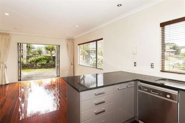 8 Scarboro Terrace Murrays Bay_3