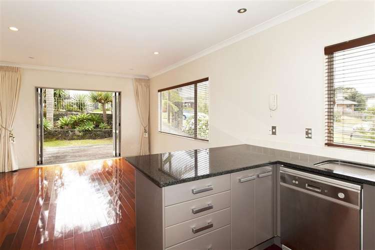 8 Scarboro Terrace Murrays Bay_3