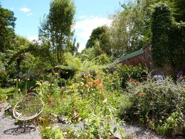 6 Newcastle Street Waimangaroa_16