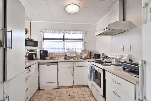 2/1017 Tomoana Road Mahora_3