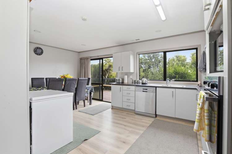 2/18 Sailmaker Close Whitby_18